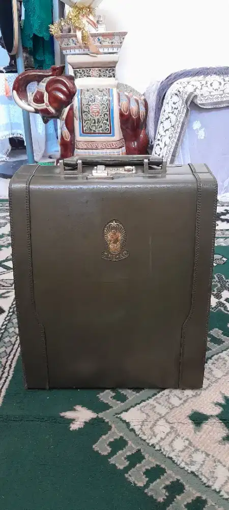 Tas kedinasan vintage
