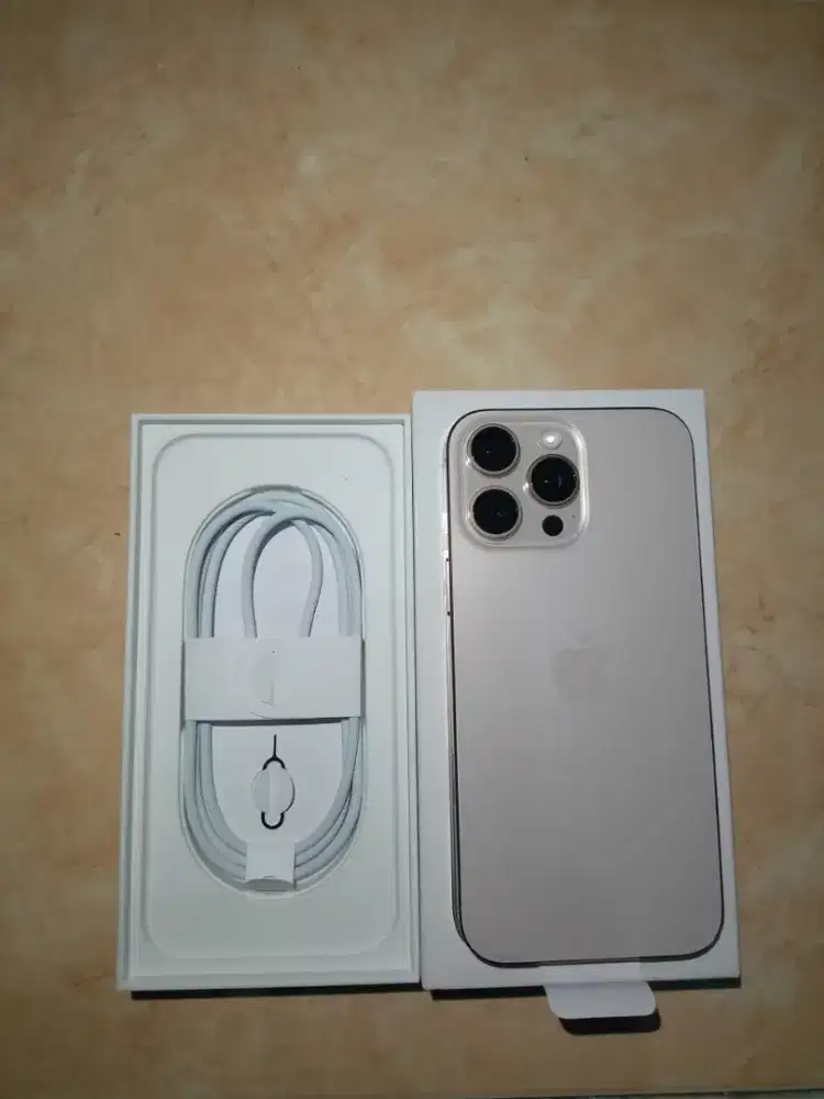 iPhone 16 pro max ibox