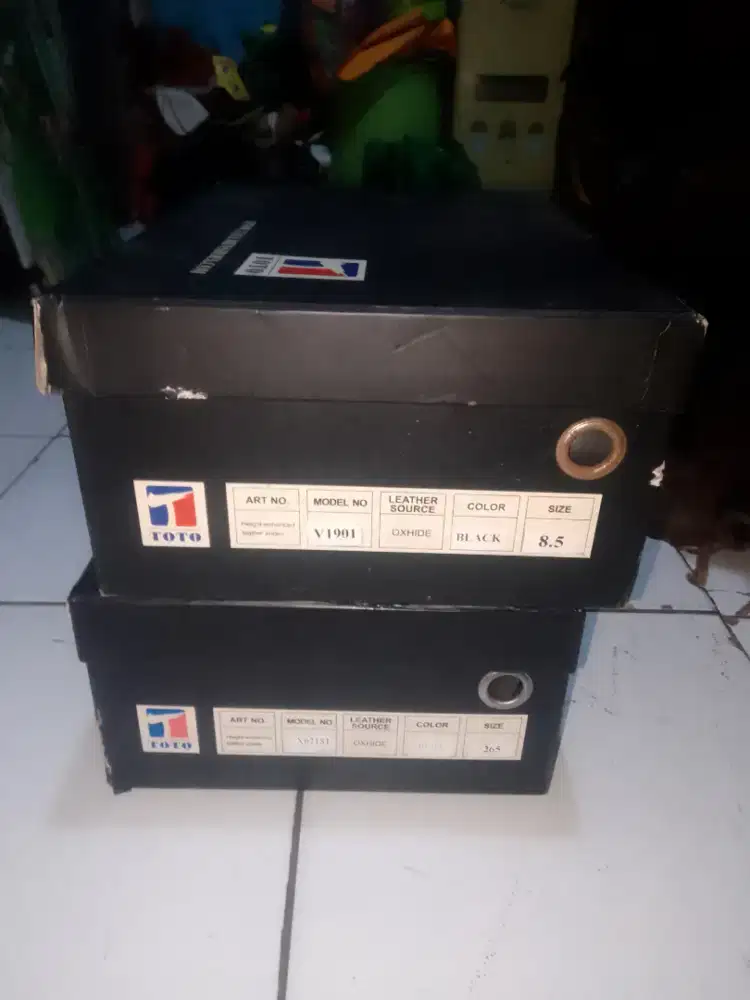 Sepatu pantofel kulit