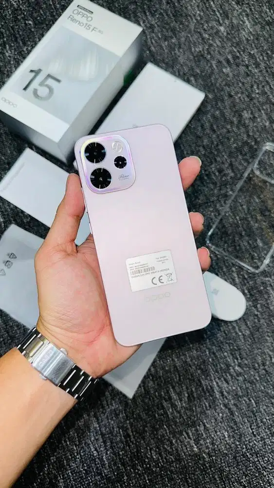 Oppo Reno 15F 5G 8/256 2 Hari aktif