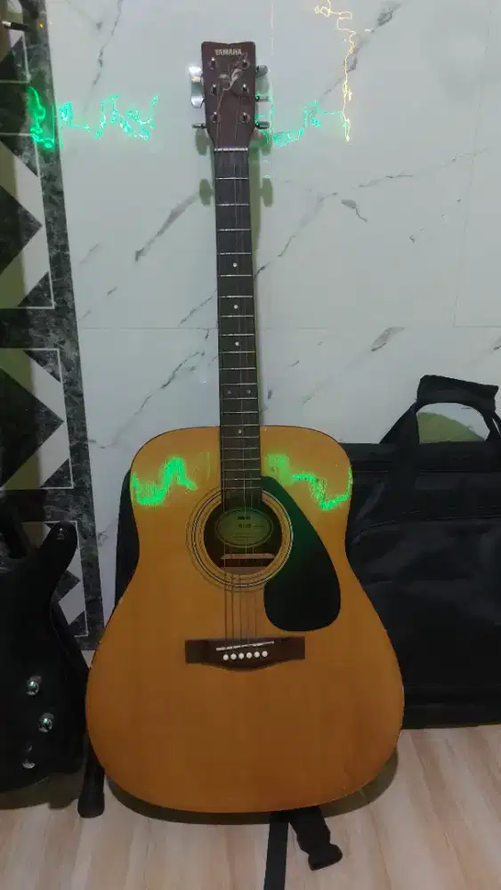Gitar yamaha FX310