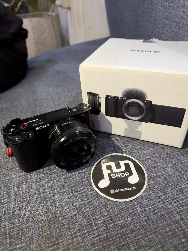 JUAL‼️ SONY ZV-E10 + LENSA KIT + SONY 35mm F1.8