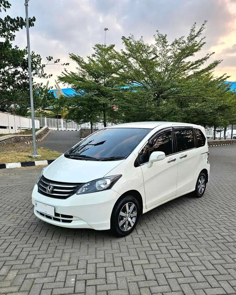 (DP 36JT) HONDA FREED PSD AT 2010 ISTIMEWA