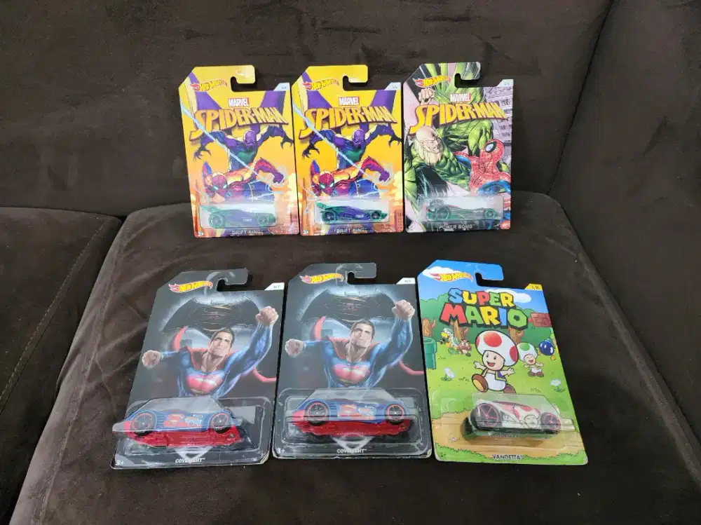 Diecast Collection Hot Wheels Marvel + Super Mario Original, New BNIB