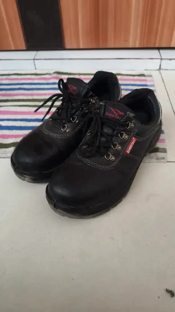 Sepatu Safety Cheetah 42