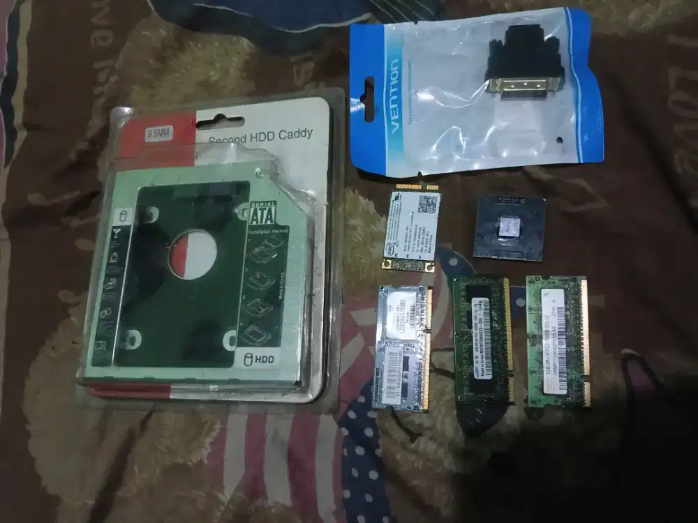 Procesor + 3keping ram + wireless wifi + second hdd caddy + conector