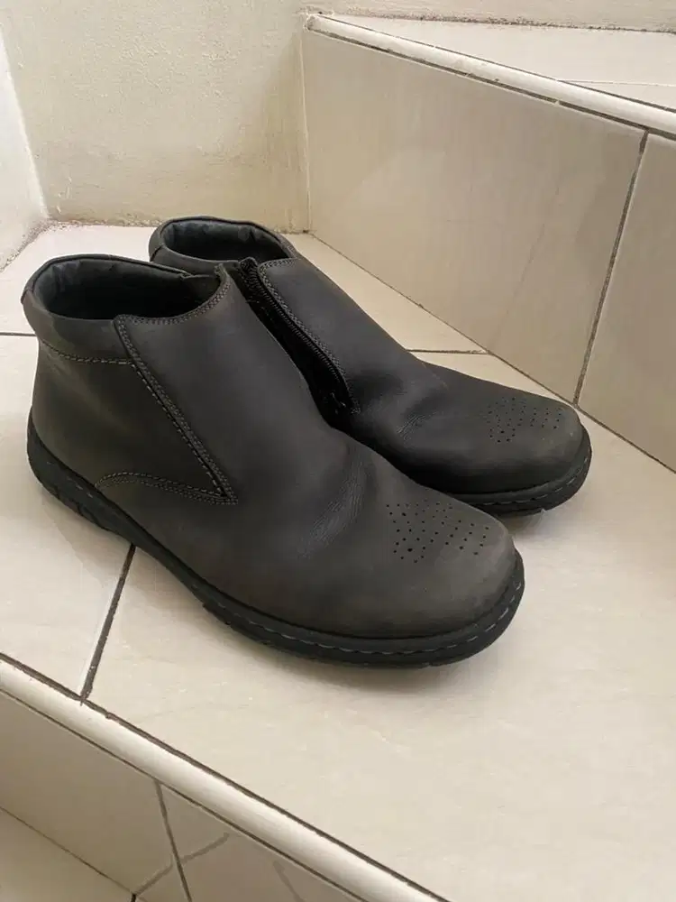 Sepatu kulit safety pria Obermain