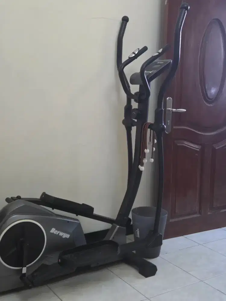 FOR SALE: Berwyn Elliptical Trainer
