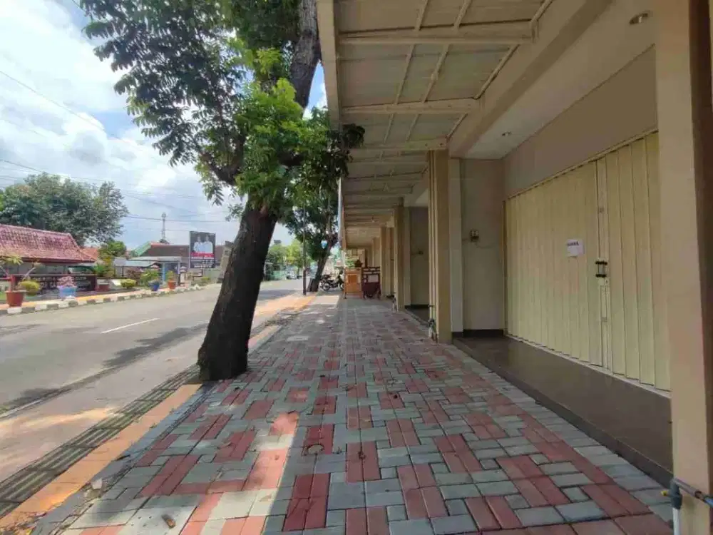RUKO MURAH LOKASI STRATEGIS DI PLUNENG