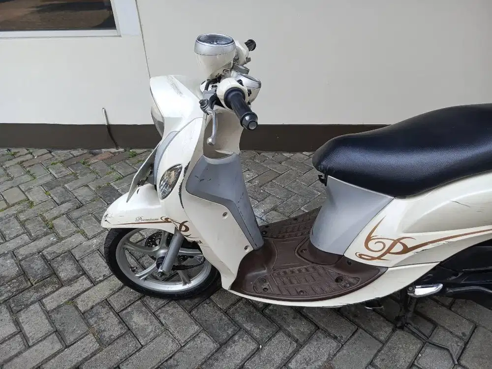 Mio Fino Premium 125CC Warna Putih