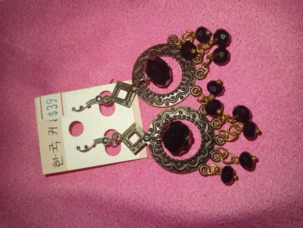 Anting Daun Daun