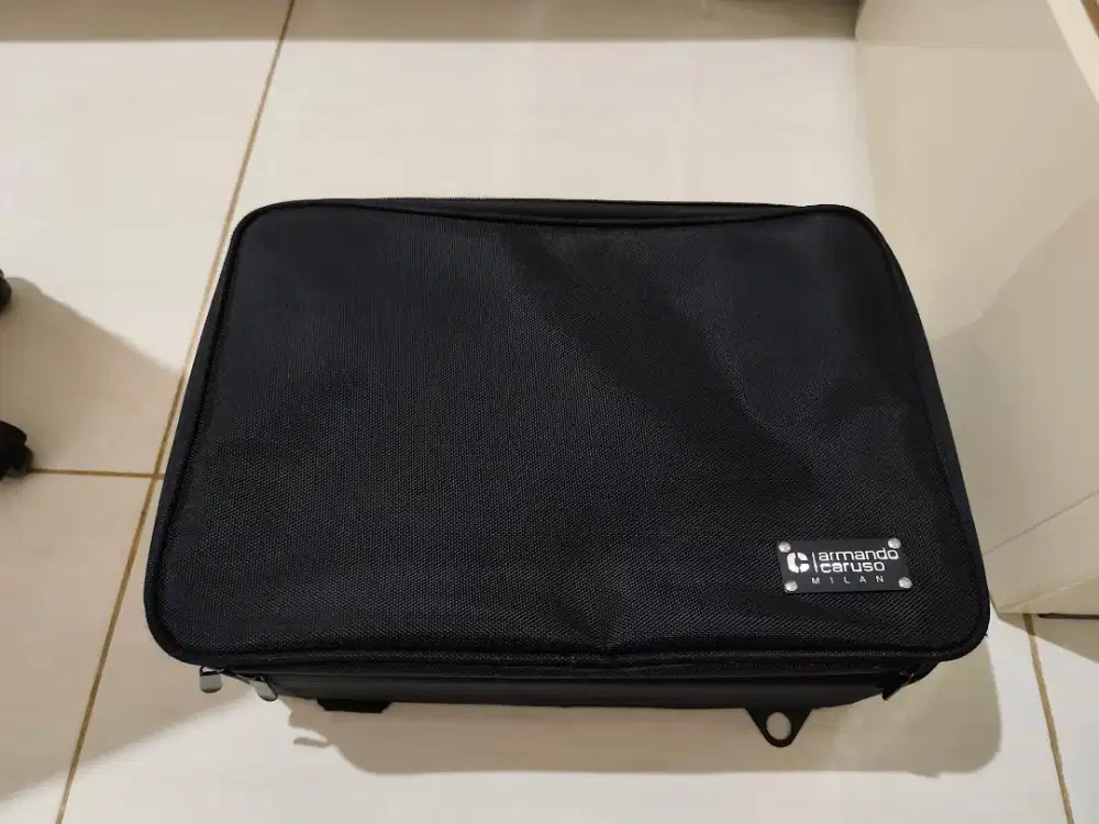 For Sale Tas Make Up Armando Caruso Milan ada sekat (like new banget)