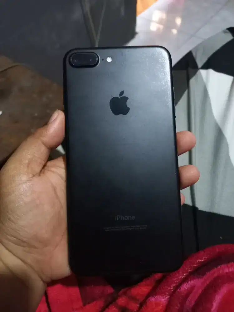 iphone 7plus 128gb milik pribadi