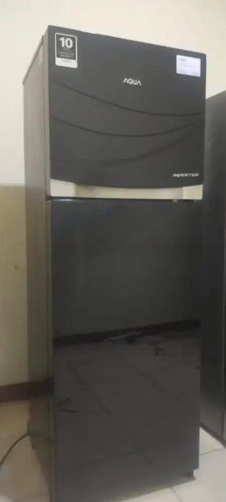 Kulkas 2 pintu Inveter AQUA