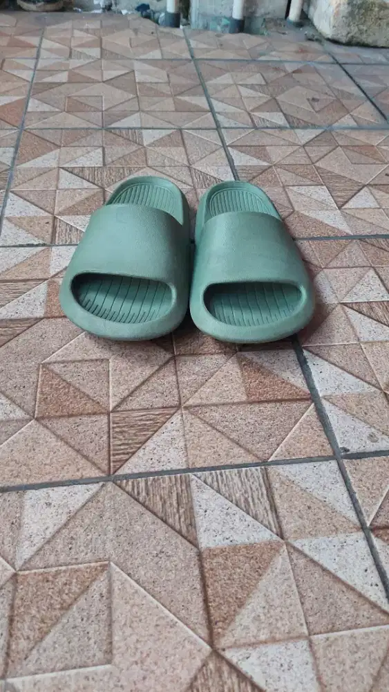 Dijual sendal anak perempuan diadora original size 34