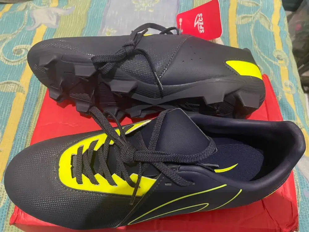 Jual sepatu bola/minisoccer baru