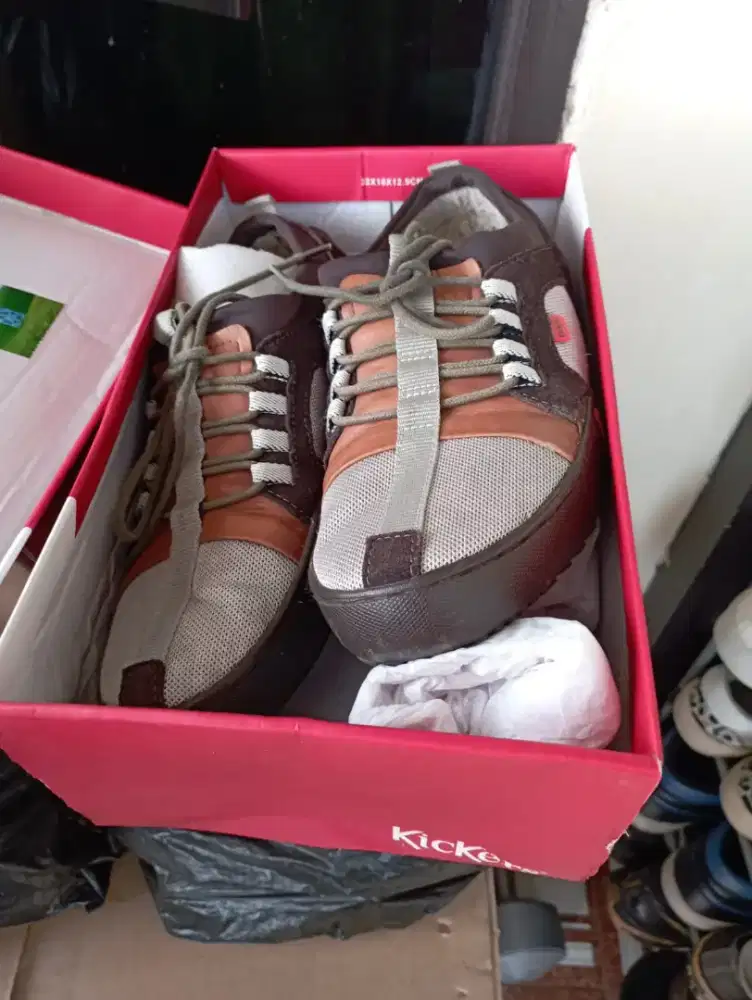 sepatu pria kickers ori