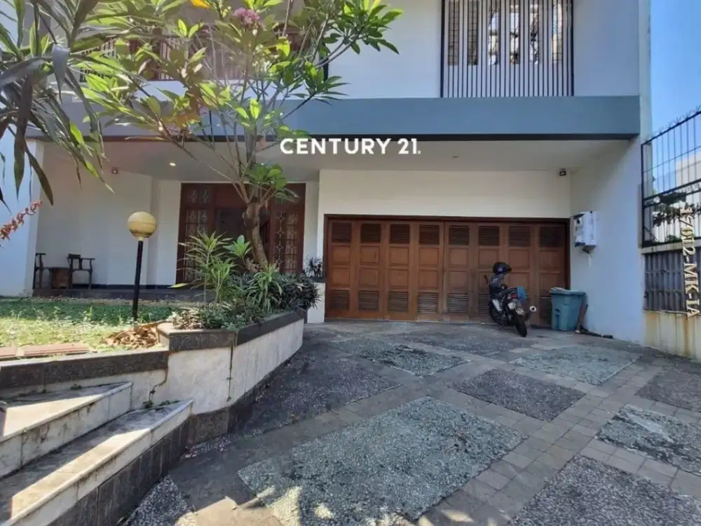 Disewakan Rumah Pondok Indah Dengan Kolam Renang
