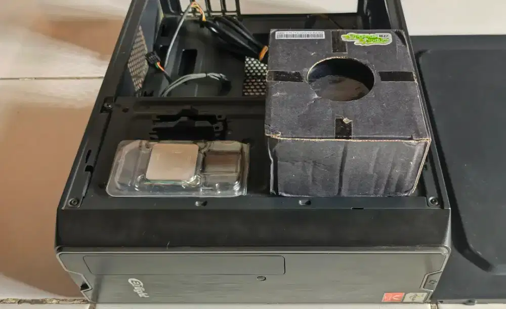 Enlight EN 120 + PSU 300W Asrock A320M AMD Athlon 200GE