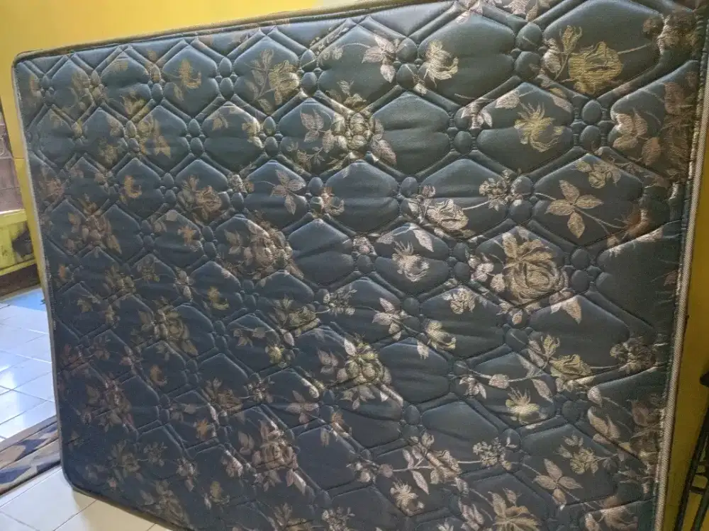 Dijual cepat springbed deluxe ukuran 160x200
