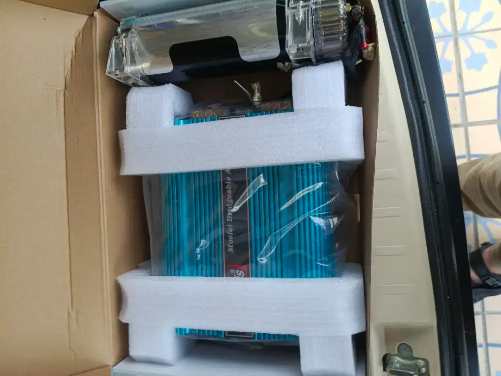 Power audio mobil 4 chanel dan power bank ampli