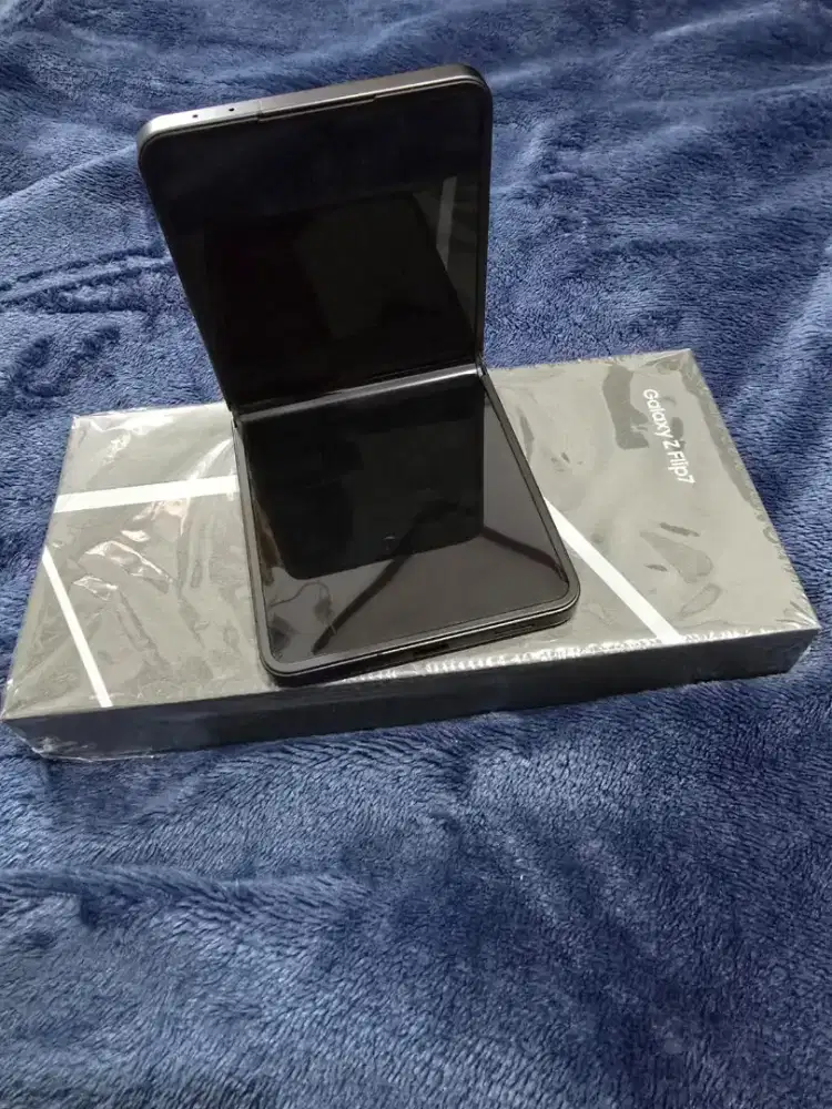 Samsung Z Flip 7 12/512