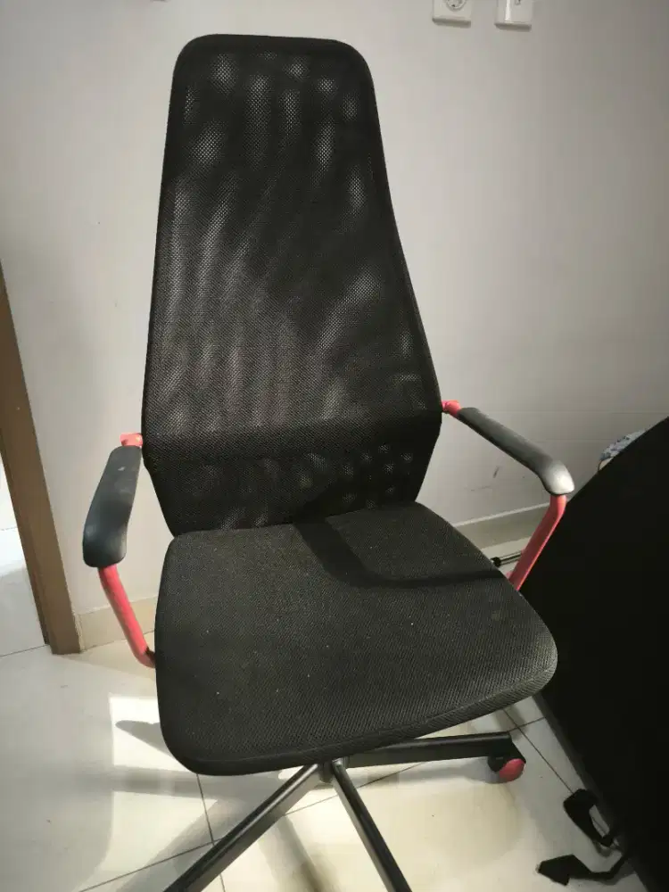 Jual murah kursi kerja /gaming Eks IKEA