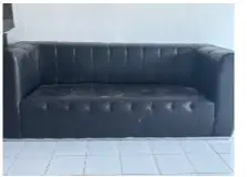 sofa hitam panjang