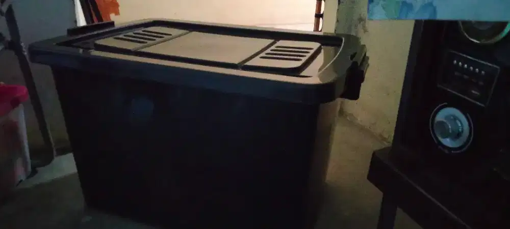 Kontainer box besar