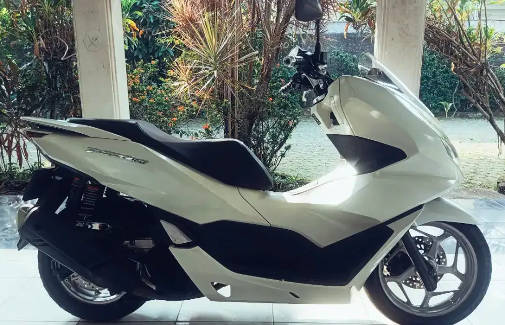 Pcx 160 CBS putih