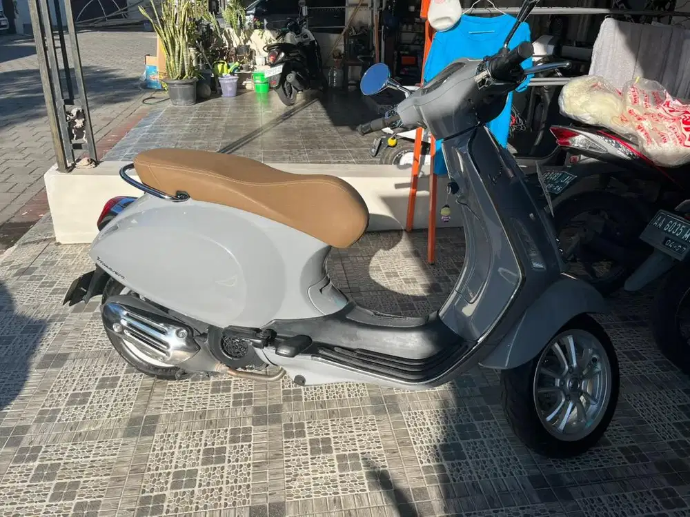 Vespa Primavera 150 ABS 2022 (Plat tahun 2023)