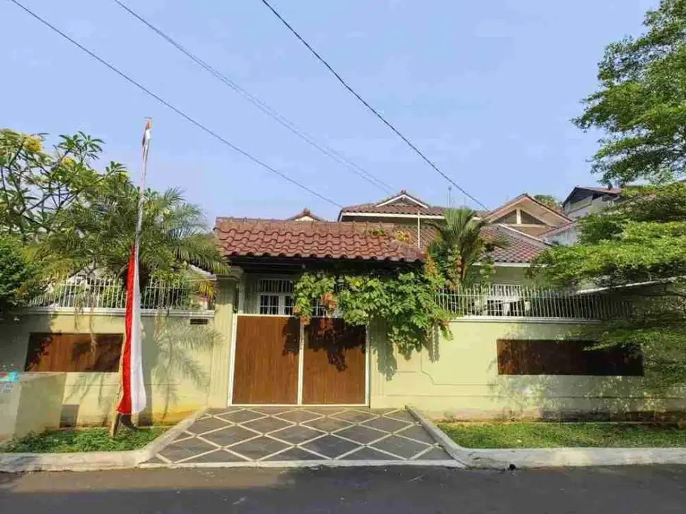 Rumah Dijual di Jalan Panjang Strategis Garasi Besar