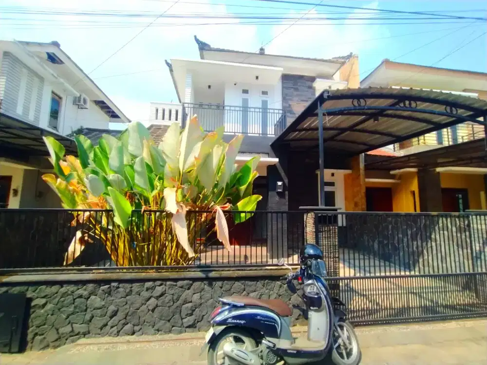 Dijual Rumah Bagus Siap Huni lokasi dkt Luwes Gentan, Pajang Solo.