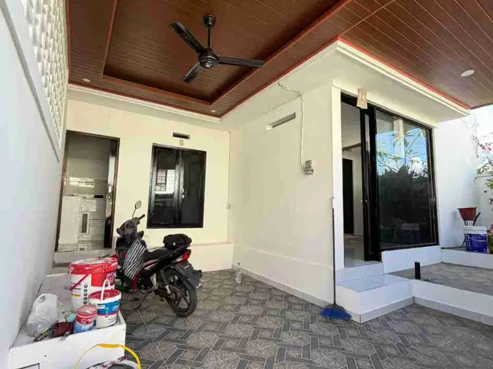 RUMAH BARU DI SASTRA LOKA BEDHA  PURI MAS  LINGKUNGAN SANGAT TENANG BANYAK ORG ASINGNYA
BONUS 2 AC, WATER HEATER, BED LENGKAP KASUR & KULKAS