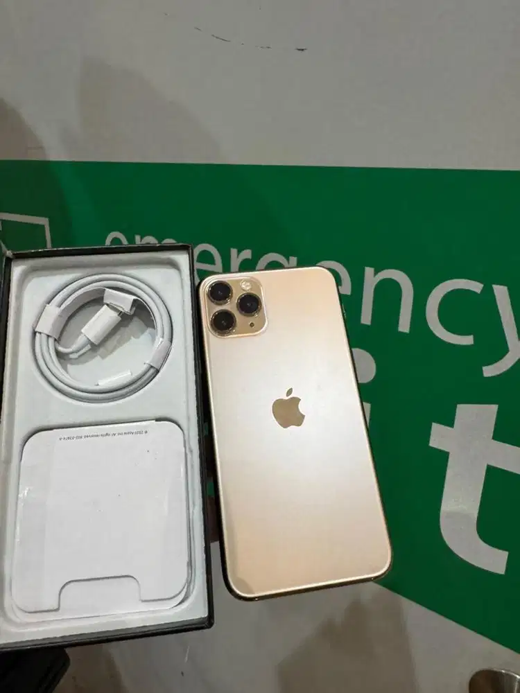 Iphone 11 pro 256gb besar memorinya