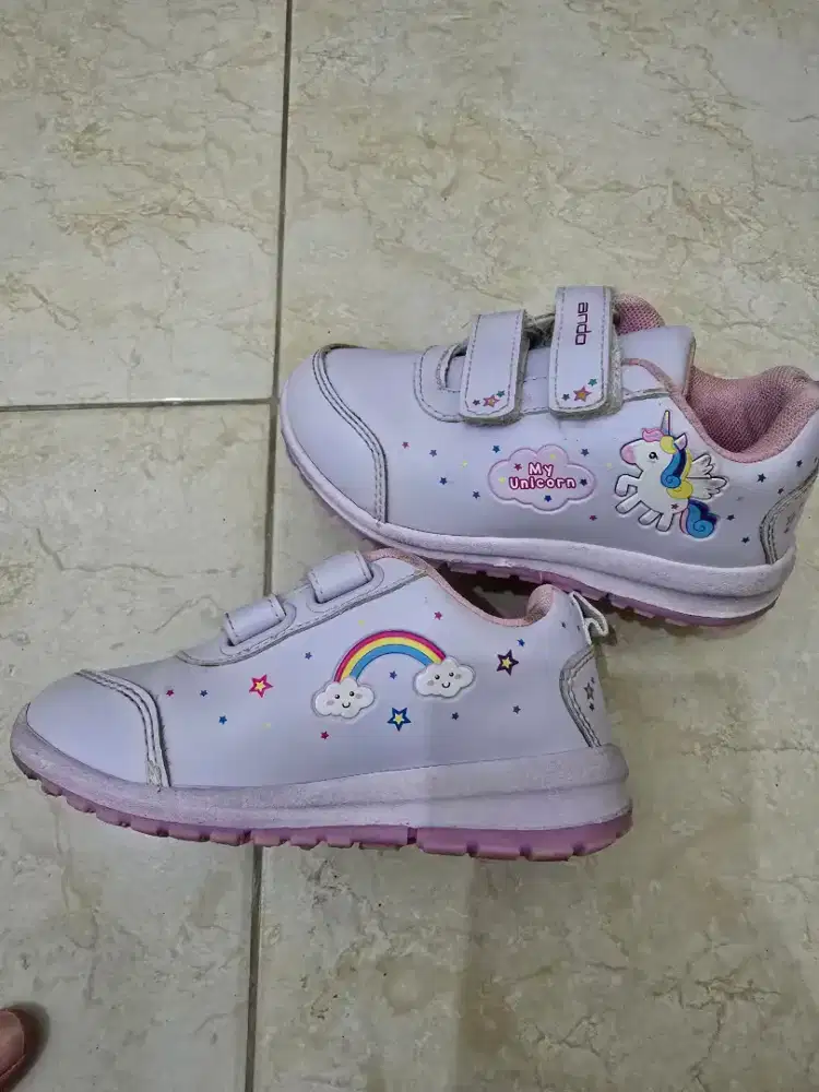 Dijual sepatu Ando unicorn masih bagus