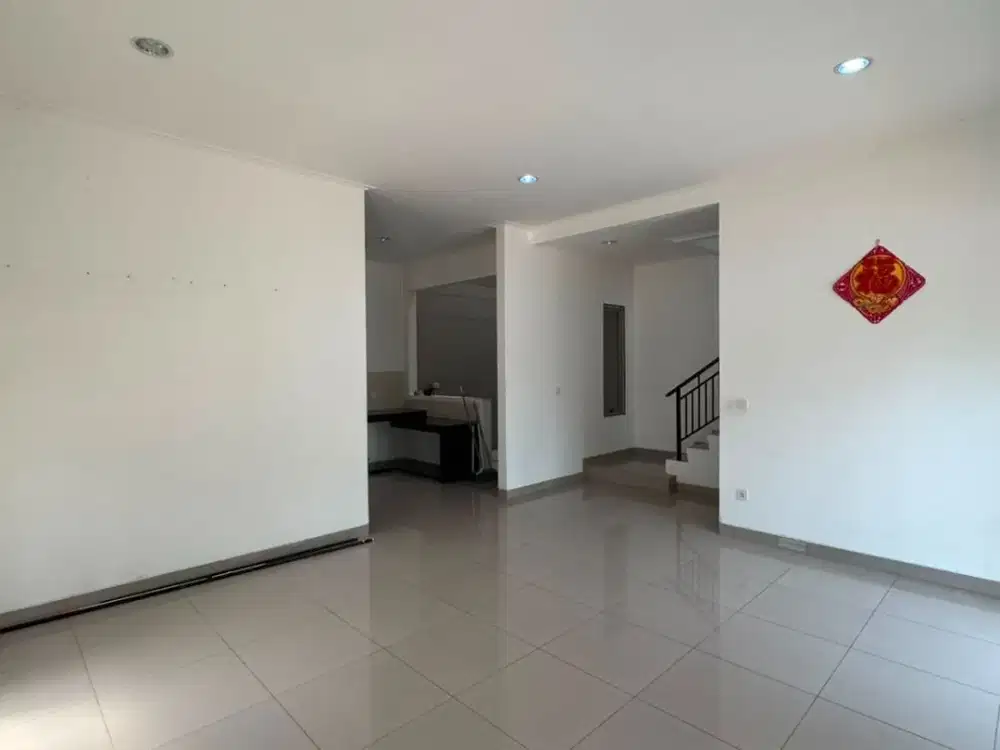 Disewakan Rumah di Pik 2 Posisi Hoek