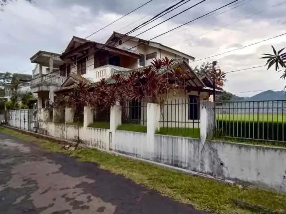 Di Jual Rumah Butuh Renovasi Dekat Akses Tol Dan KRL Bintaro