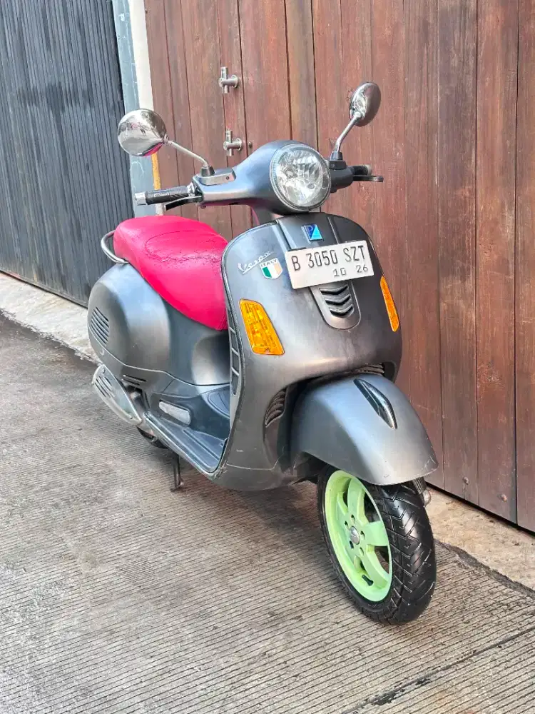 Vespa GTS 150 Tahun 2016