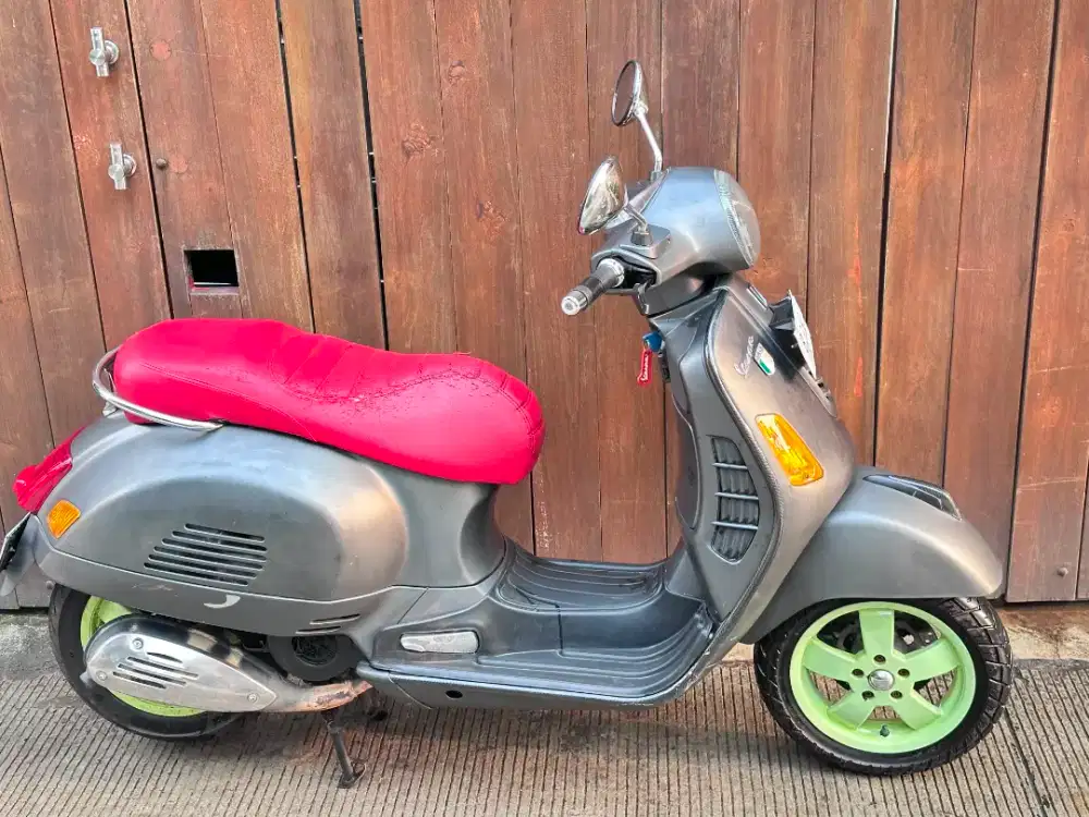 Vespa GTS 150 Tahun 2016