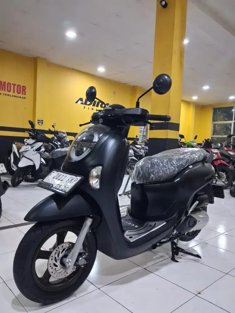 NEW SCOOPY PRESTIGE TAHUN 2025,BLACK