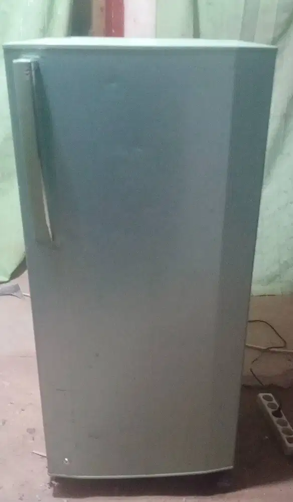 Kulkas 1 pintu LG..Mesin original pabrik belum rusak(diantar