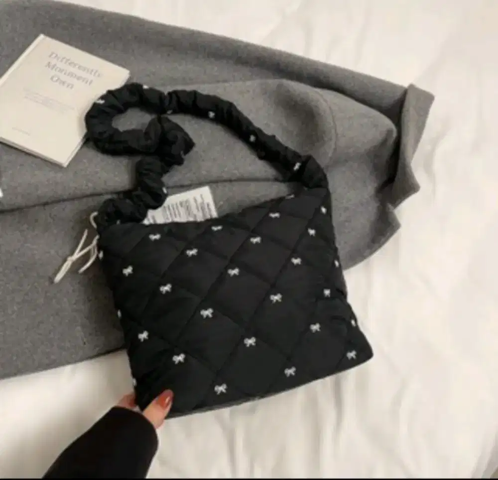 Tas serut hitam wanita import