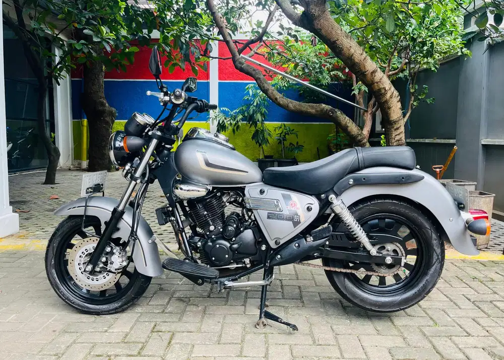 Benelli motobi 200 efi