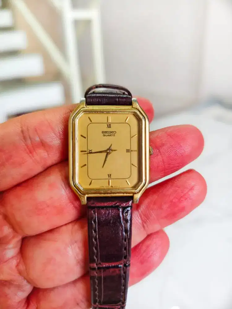 Jam Seiko Tank Classic Rectanguler Gold Shape 5P30-5120 Original
