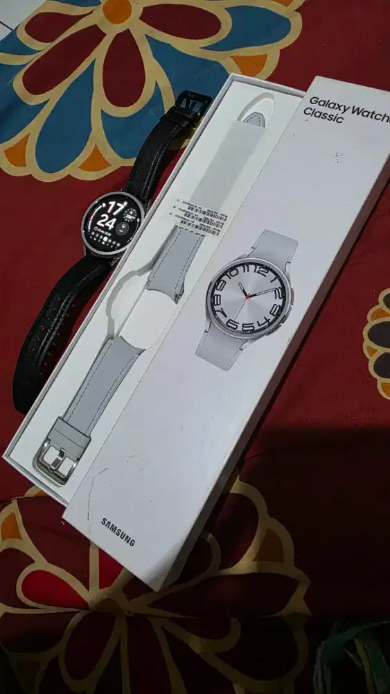 Galaxy Watch 6 Classic 47mm Silver Like New