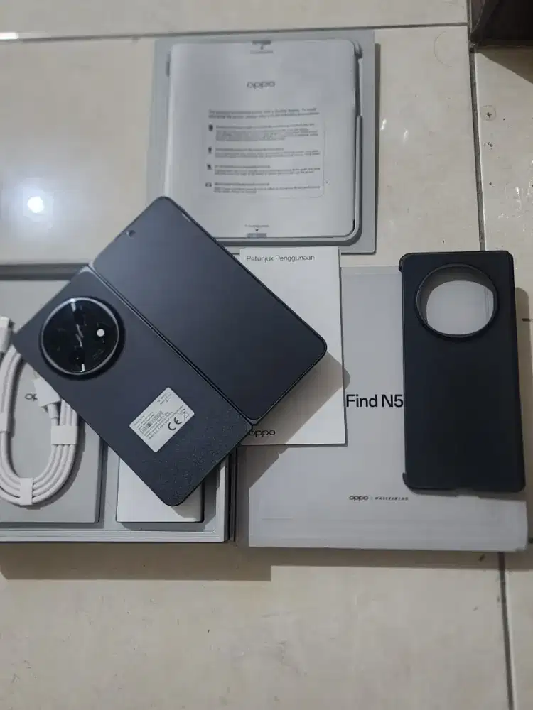Oppo N5 Fold 5G 16/512Gb, warna Hitam, kondisi 99,9% Mulus