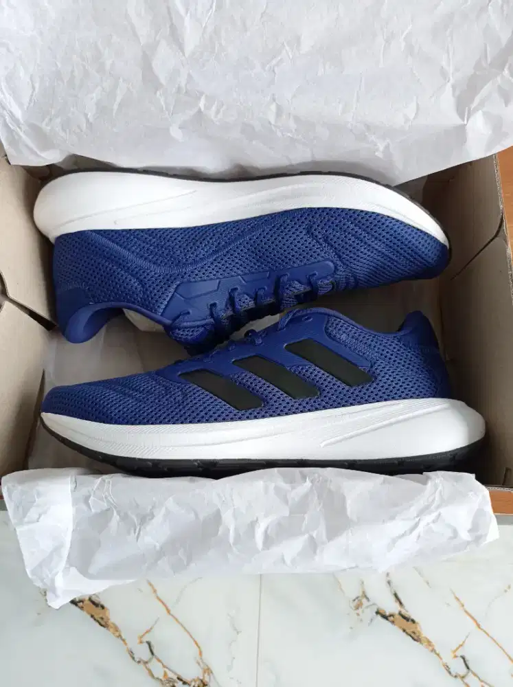 Sepatu pria buat lari