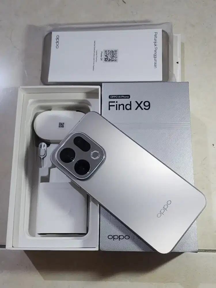 Oppo Find X9 5G 16/512Gb, warna Titanium Grey, kondisi 99,9% Mulus