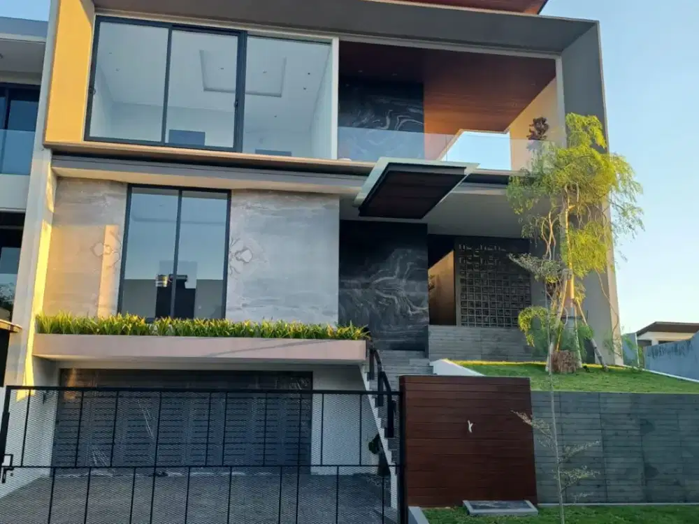 HOT ITEM – RUMAH MEWAH KONSEP VILLA BUKIT GOLF MEDITERANIA